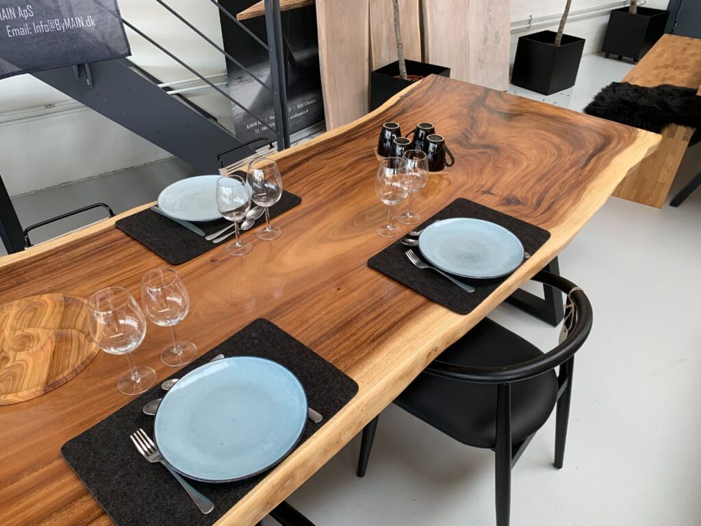 Planke spisebord
